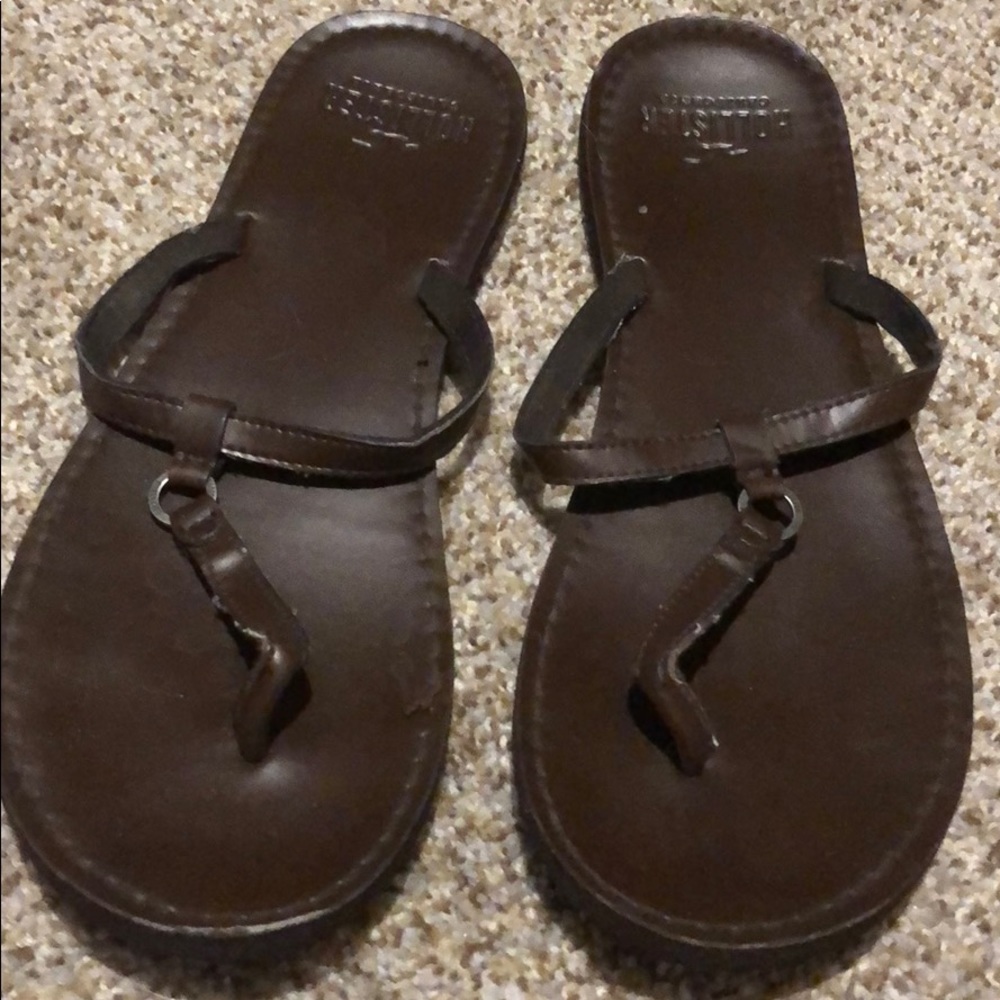 Hollister leather flip flops